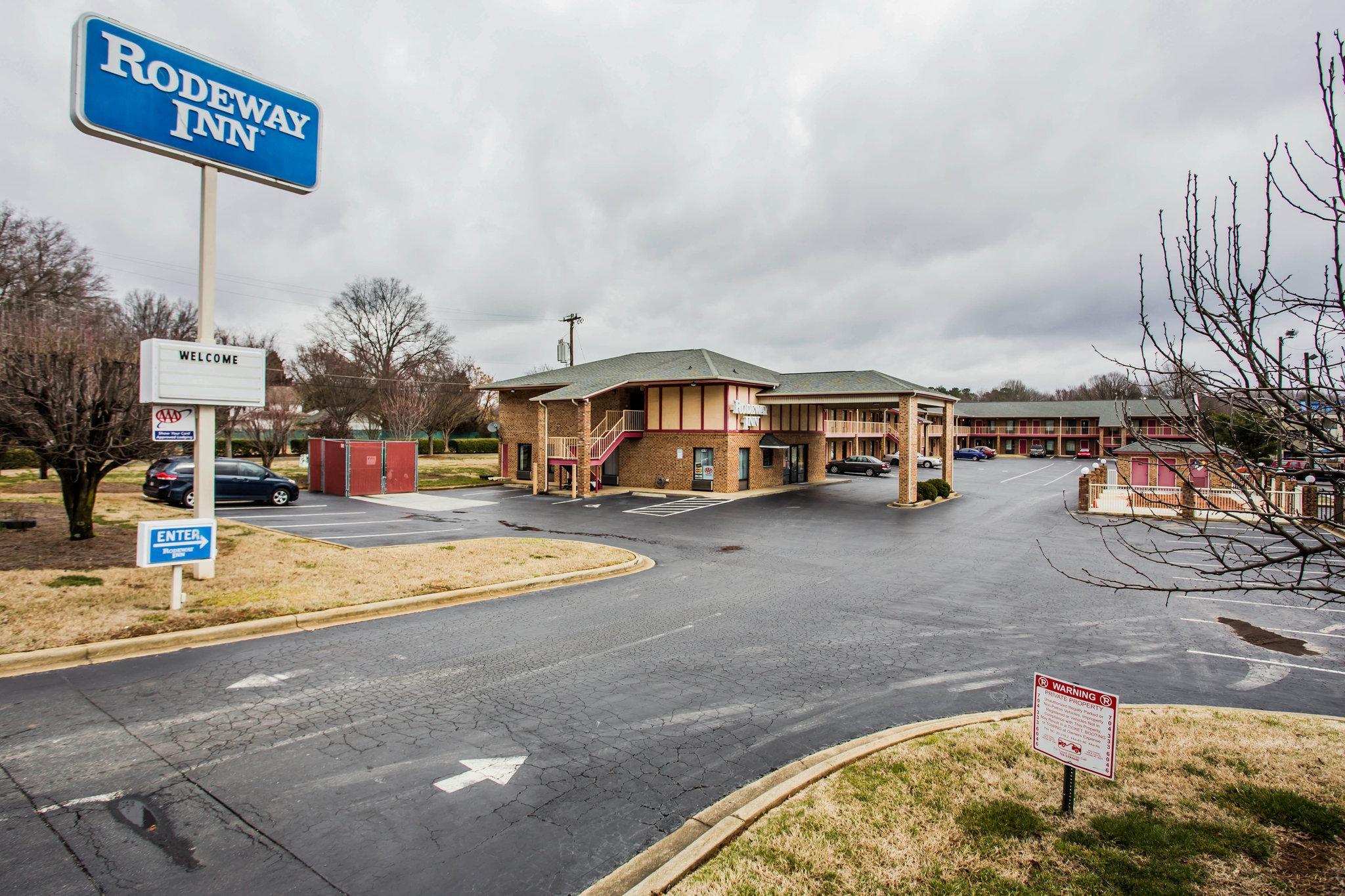 Rodeway Area 2* Charlotte