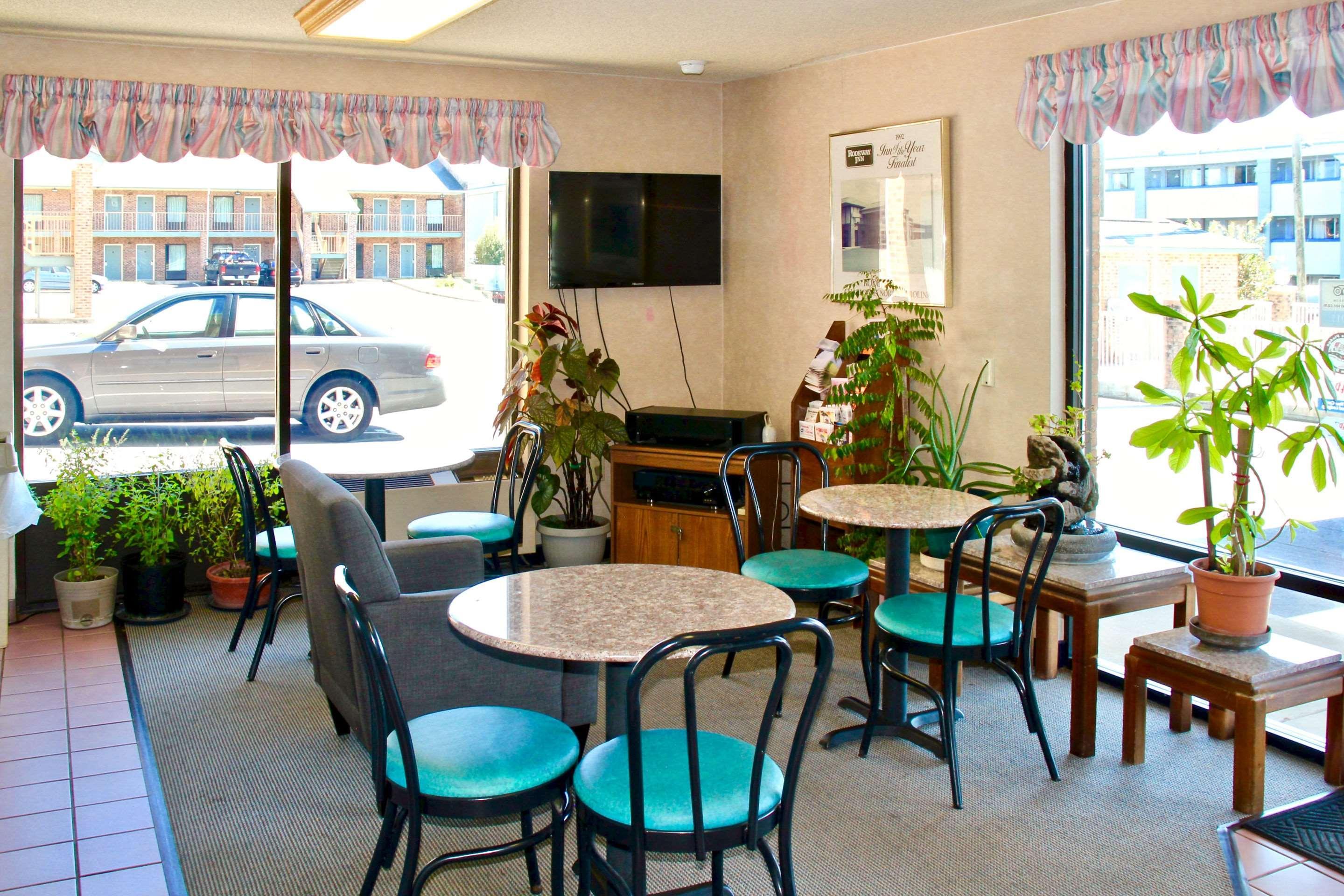 Rodeway Area Hotel